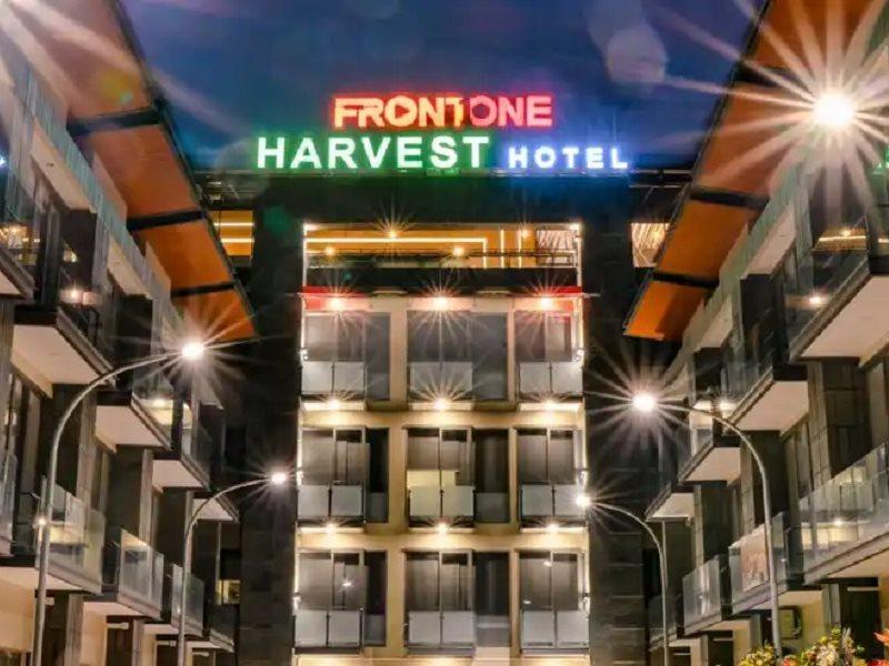 Front One Harvest Hotel Wonosobo Ngoại thất bức ảnh