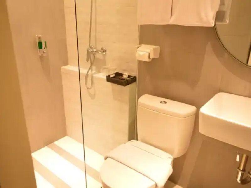 Front One Harvest Hotel Wonosobo Ngoại thất bức ảnh